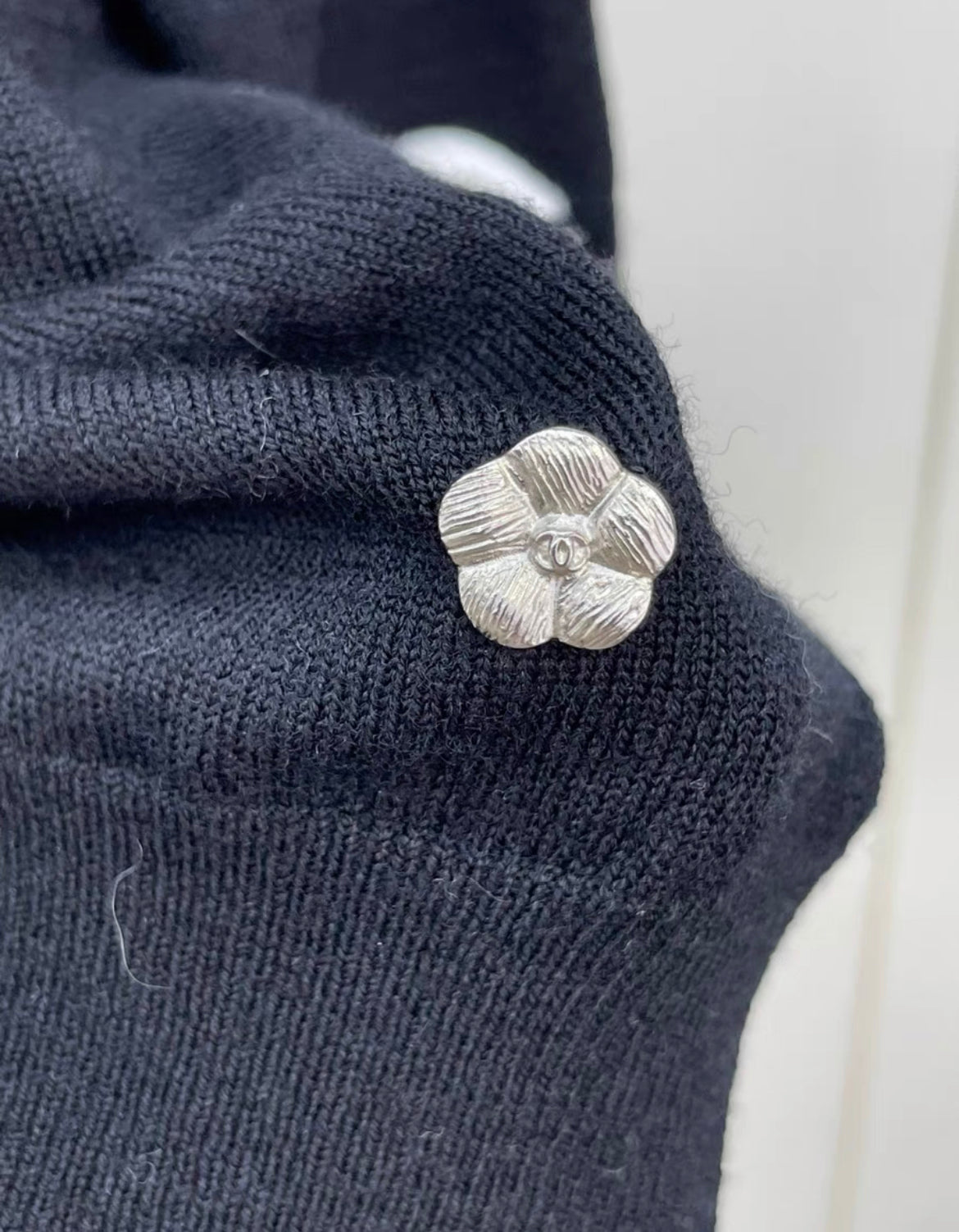CHANEL 23K CAMÉLIA OFF SHOULDER TIE TOP Size 34