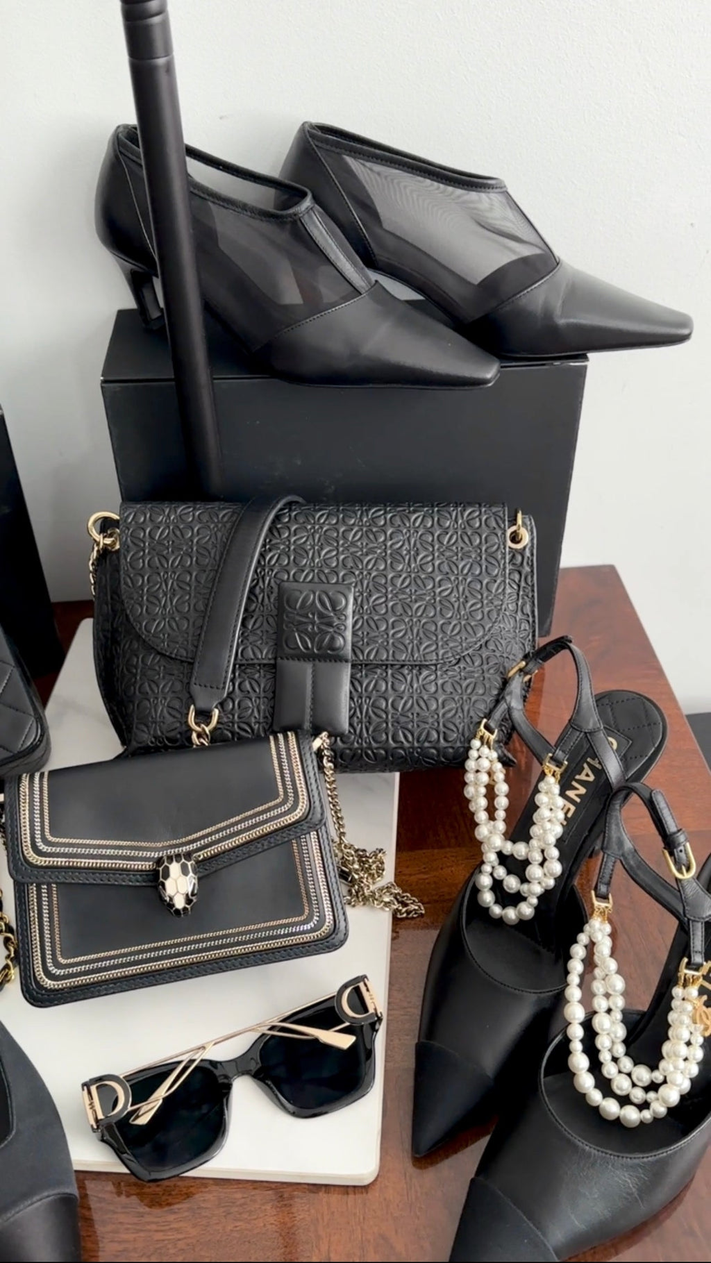 Toteme Black Leather and Mesh T-Strap Pumps - 37
