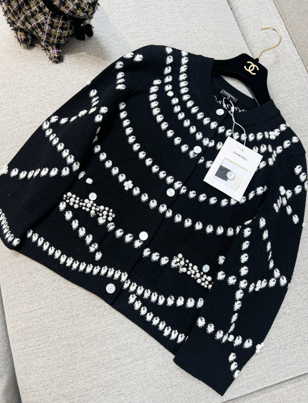 Chanel 25P Black & White Cashmere Embroidered igan