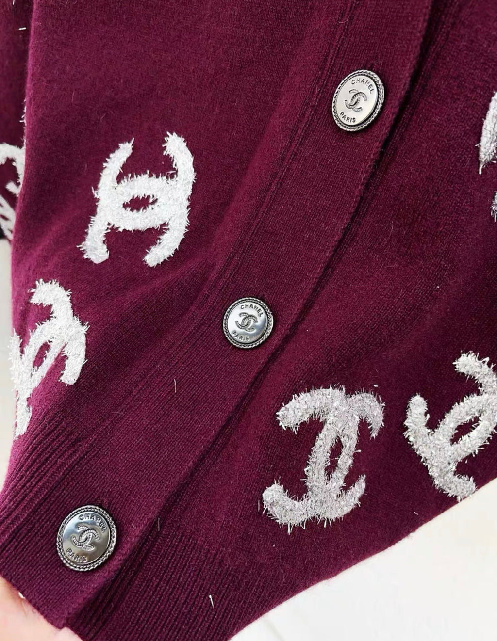 CHANEL 22A Bordeaux Cashmere igan Size 40