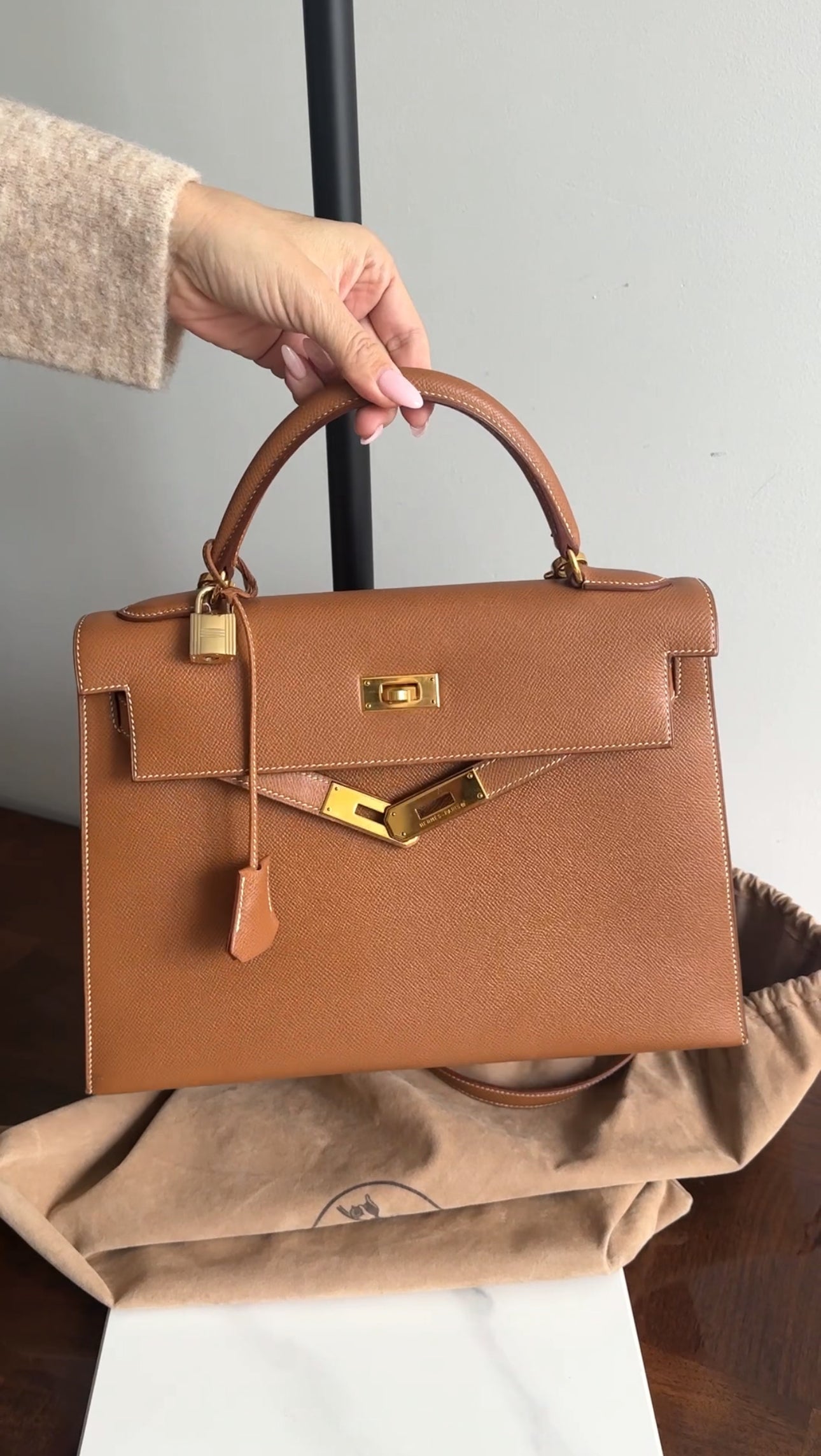 Hermes Vintage 1997 Kelly 32 Gold Courchevel Sellier Bag GHW