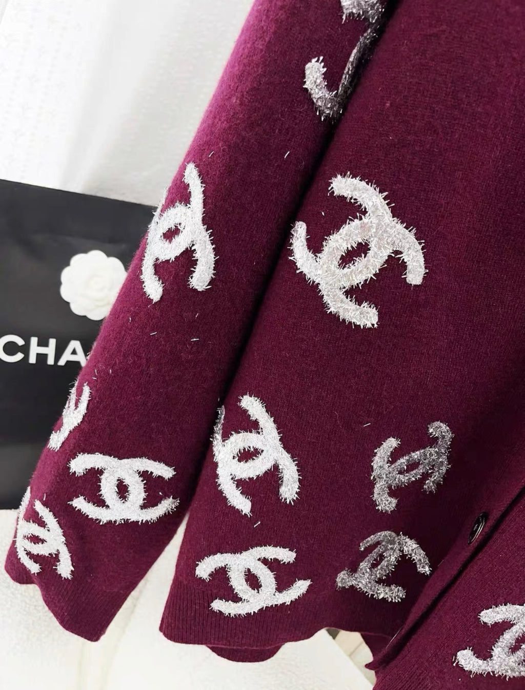 CHANEL 22A Bordeaux Cashmere igan Size 40