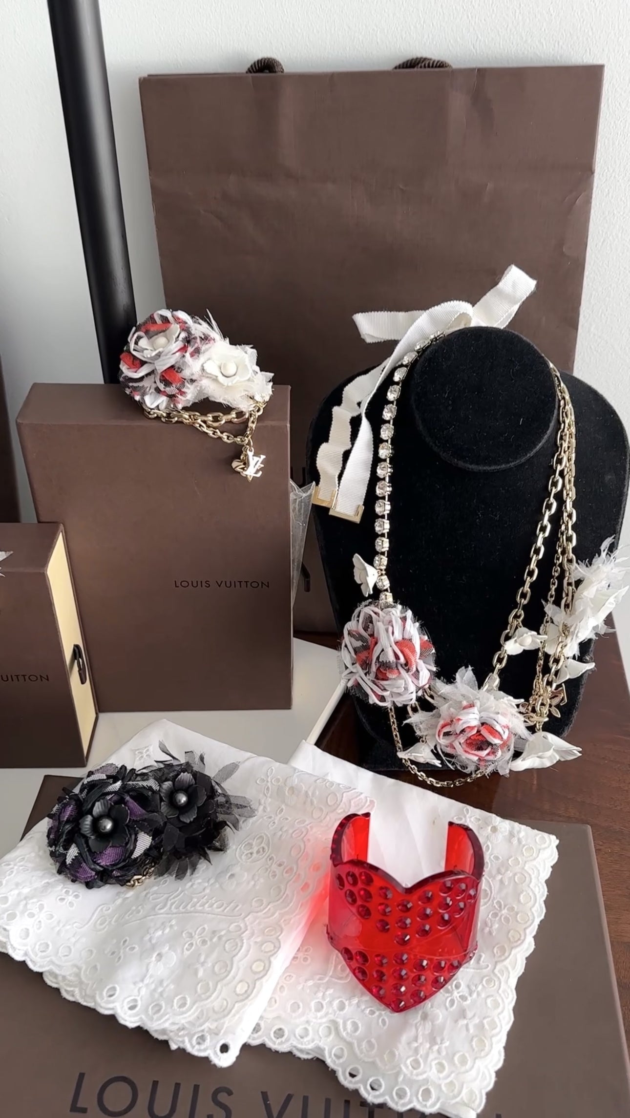 Louis Vuitton Vintage Fall 2005 Red and White Chain Crystal Flower Ribbon Necklace