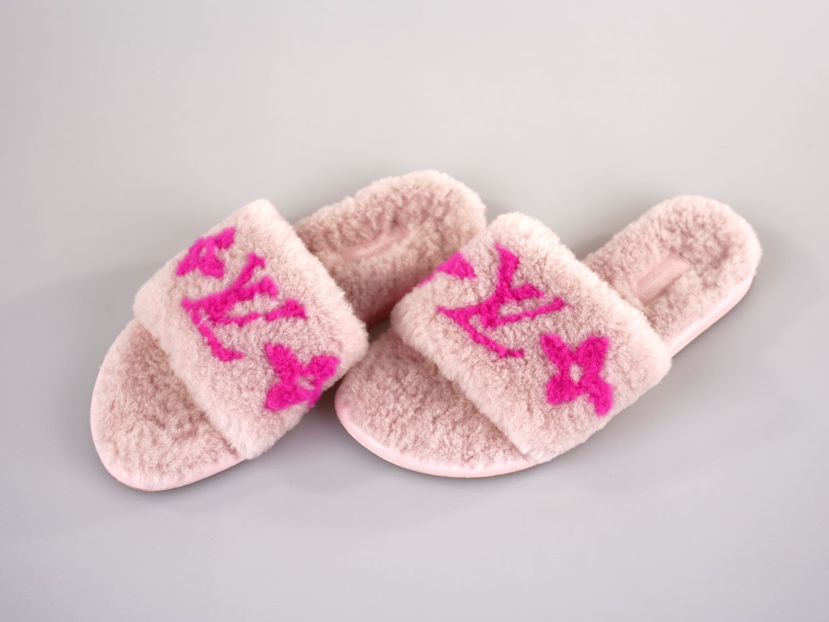 Louis Vuitton Shearling Magnetic Flat Mule 38 Rose Clair