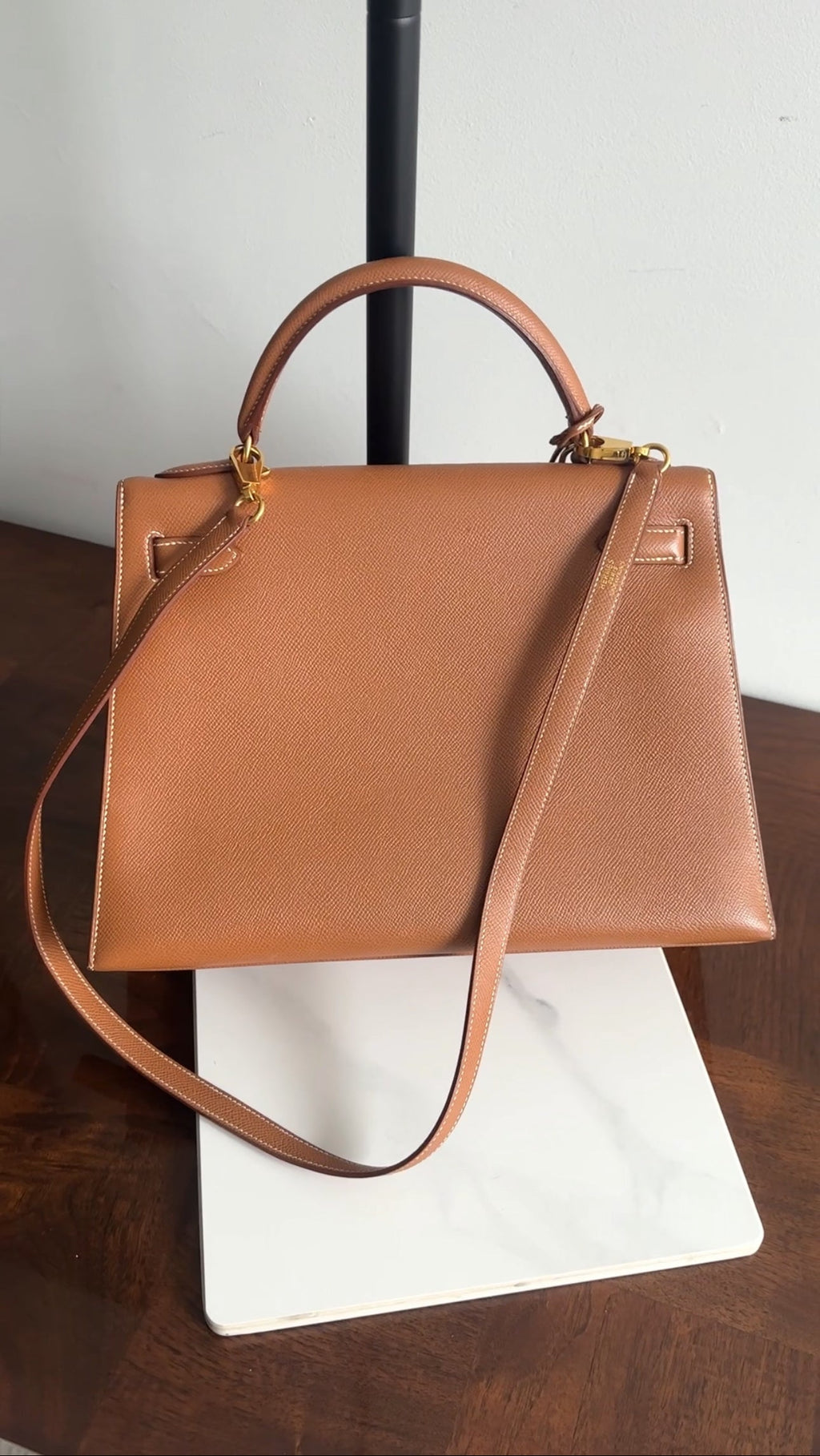 Hermes Vintage 1997 Kelly 32 Gold Courchevel Sellier Bag GHW