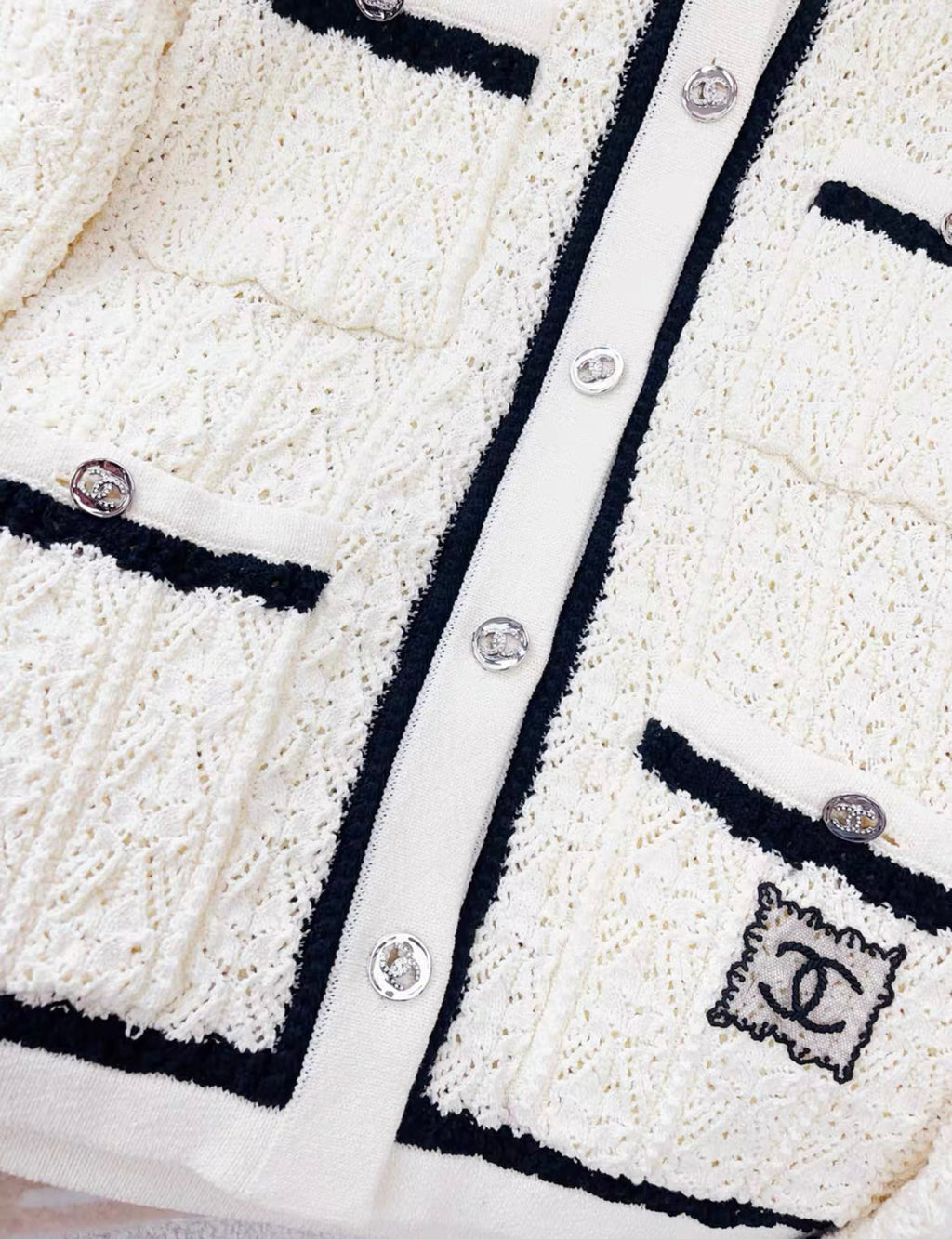 Chanel 24P white knitted igan size 34