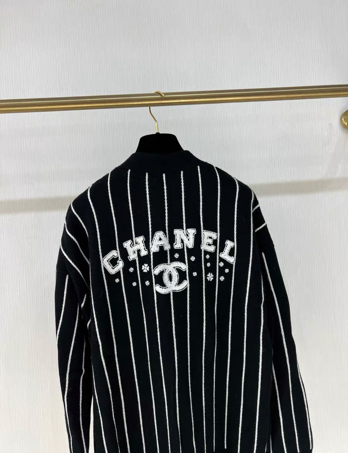CHANEL 23P LOGO CASHMERE IGAN