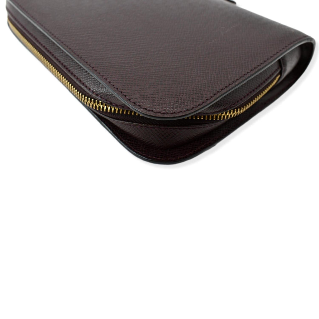 LOUIS VUITTON Orsay Taiga Leather Clutch Bag Purple