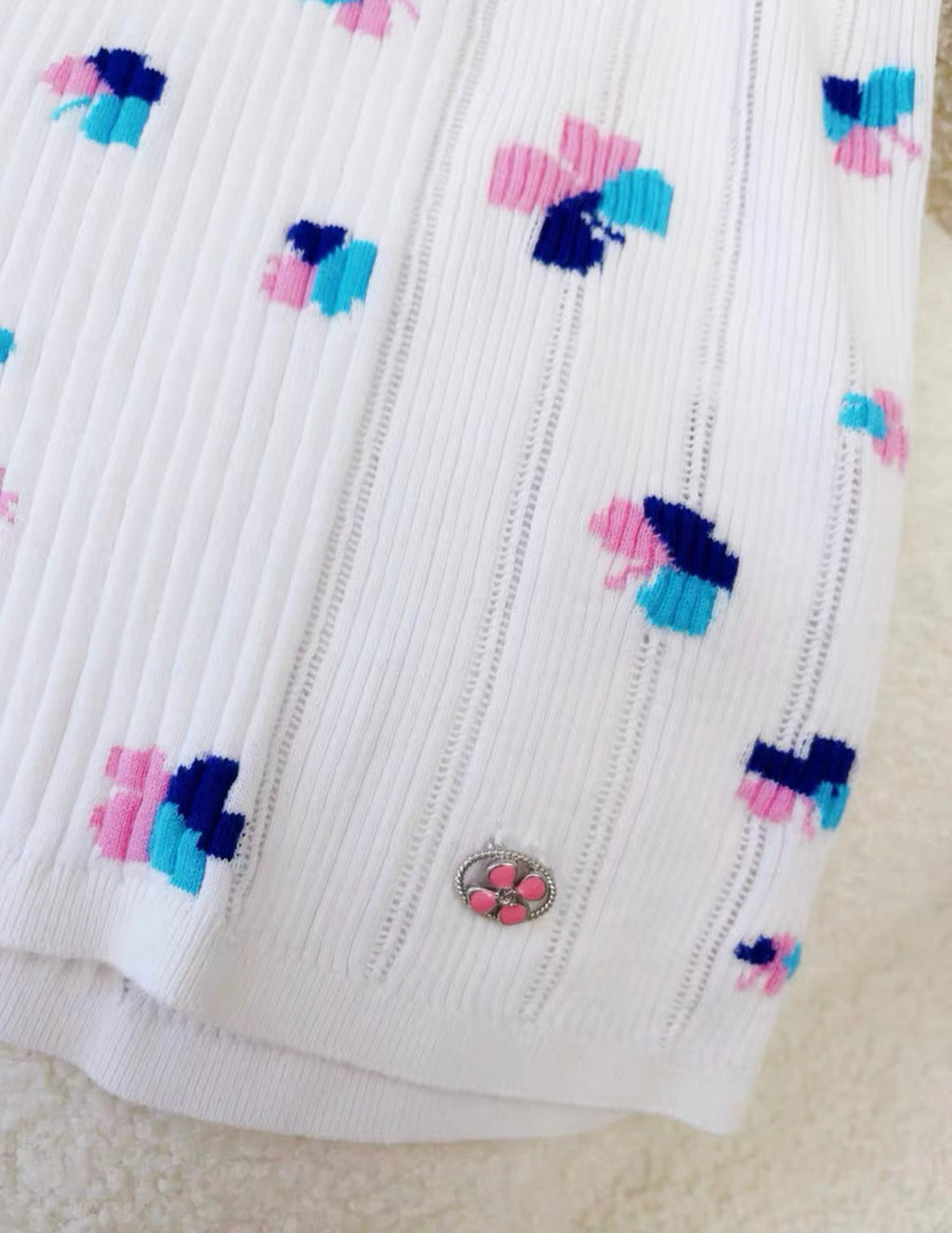 Chanel 24P blue four-leaf clover white cotton top size 36