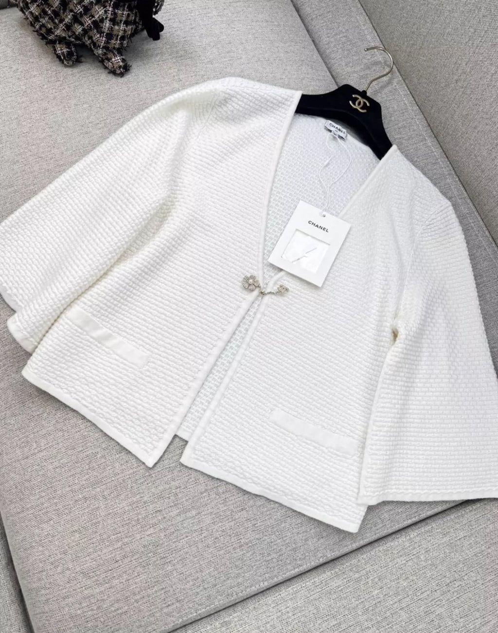 Chanel 25P white igan