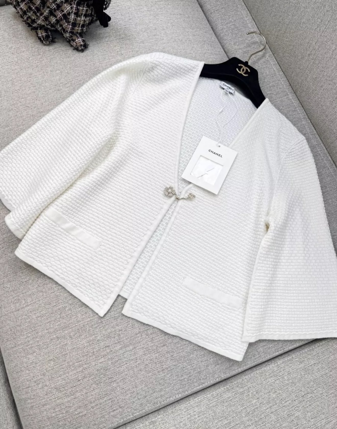 Chanel 25P white igan