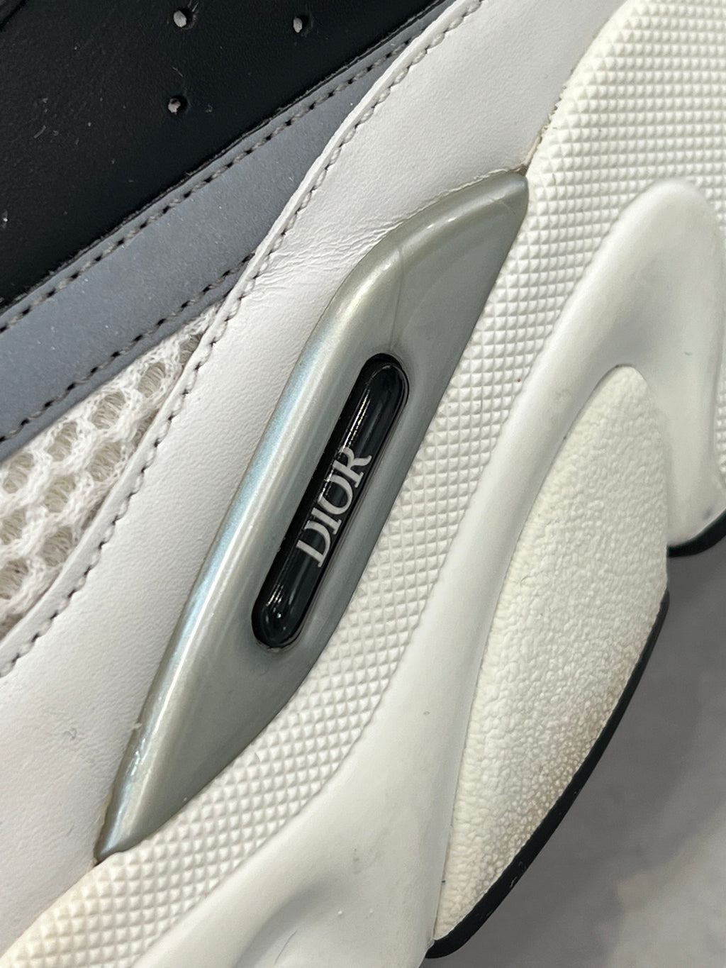 DIOR TECHNICAL MESH CALFSKIN B22 MEN'S SNEAKERS