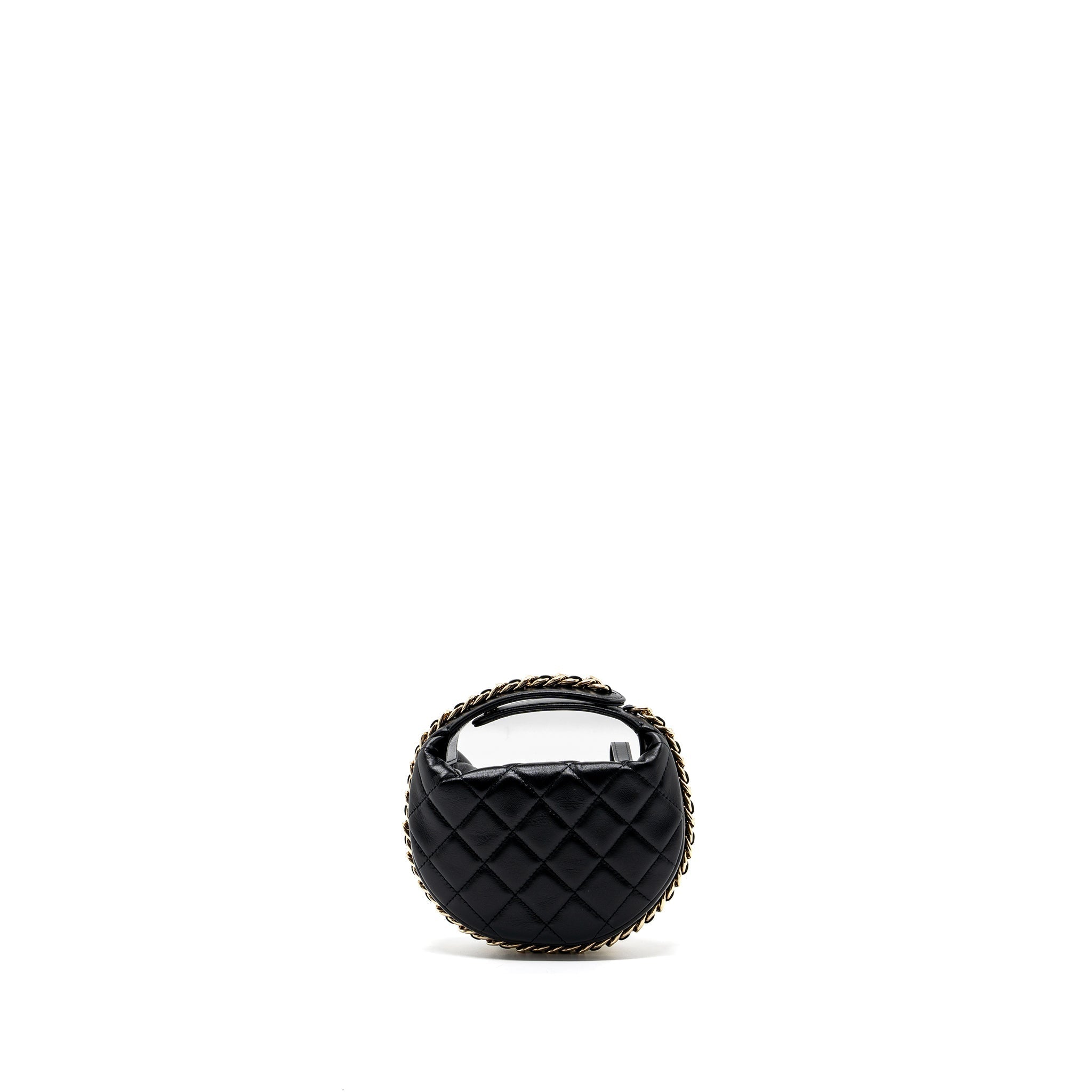 Chanel 23C round Clutch lambskin black  (microchip)