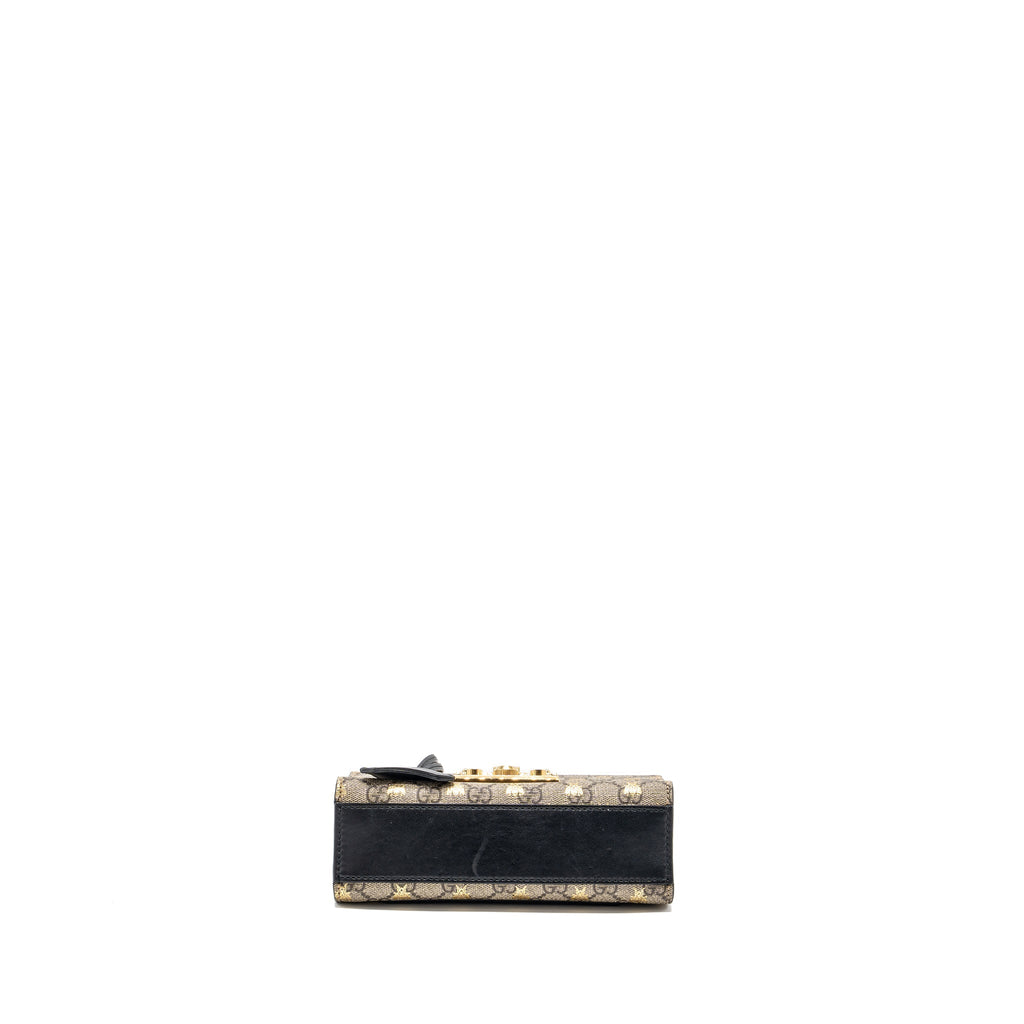 Gucci small padlock chain bag GG supreme canvas with Bee print beige / black