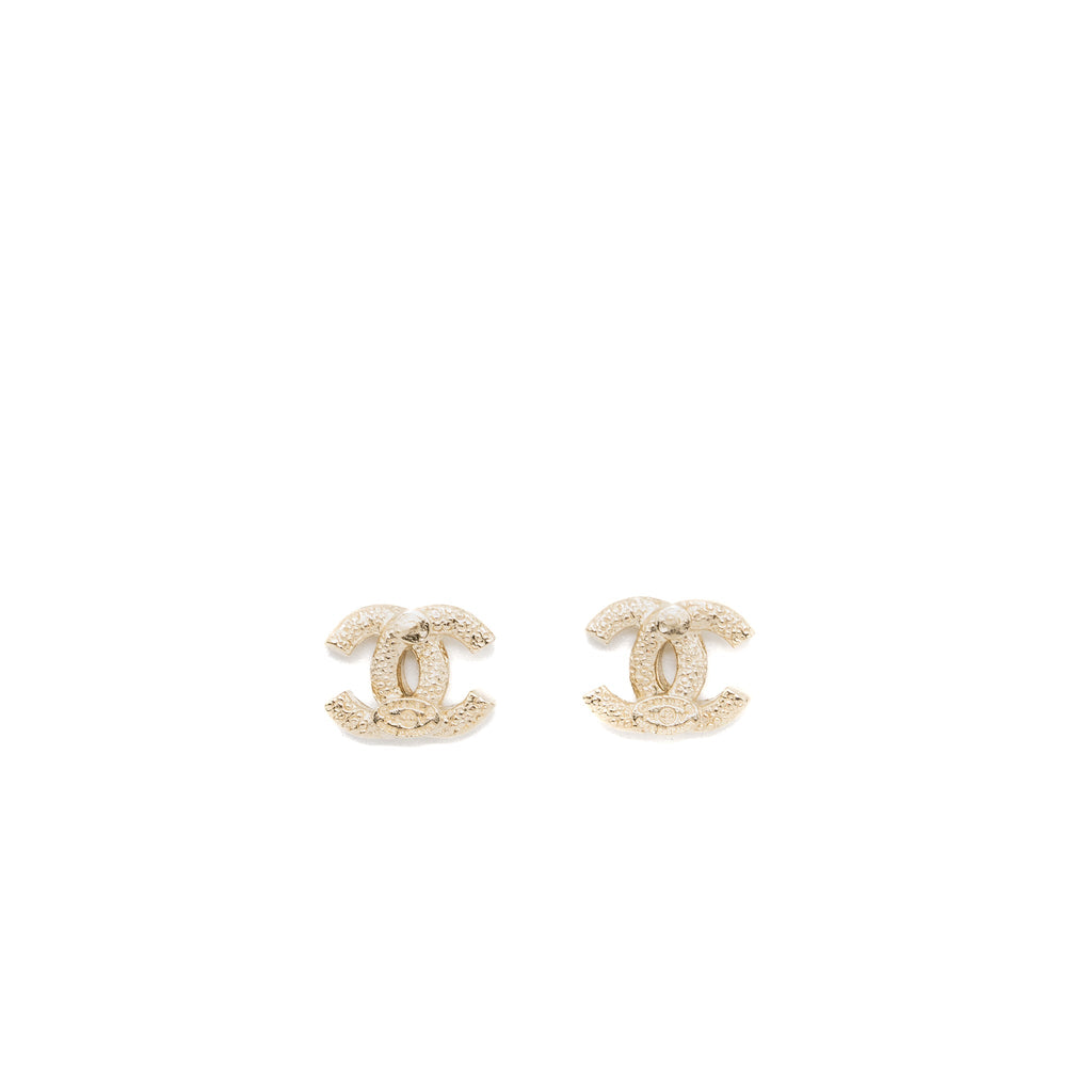 Chanel CC logo earring L