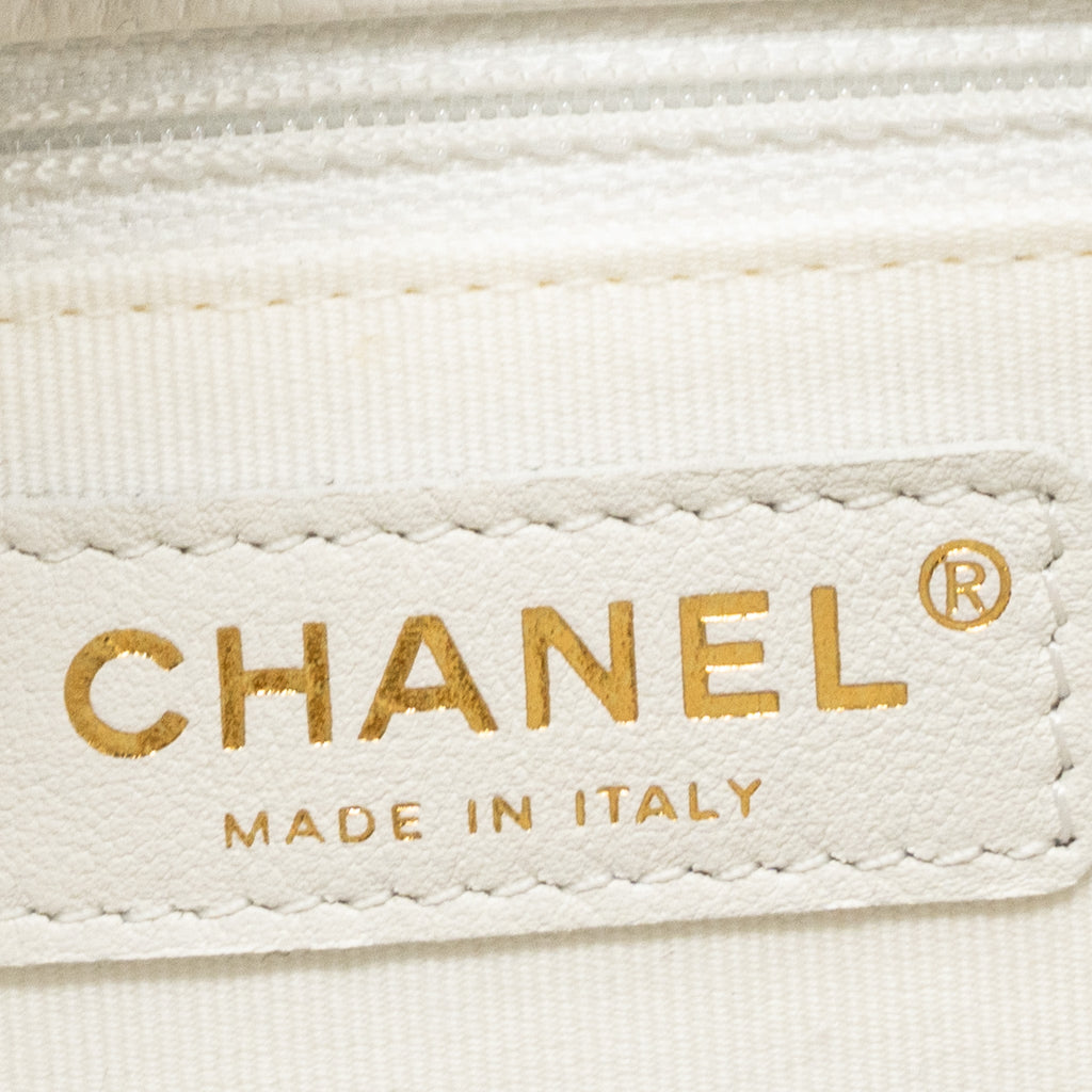 Chanel 22s mini backpack Grained calfskin white L(Microchip)