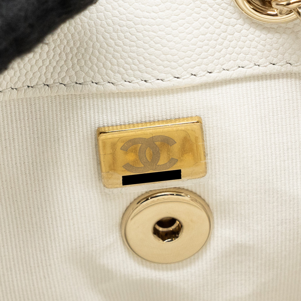 Chanel 22s mini backpack Grained calfskin white L(Microchip)