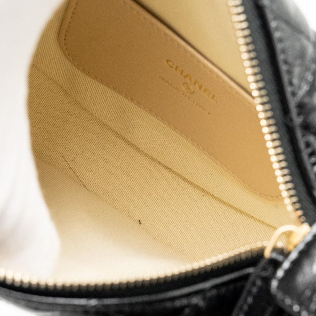 Chanel 21A Round Clutch with Detail Chain Calfskin Black (microchip)