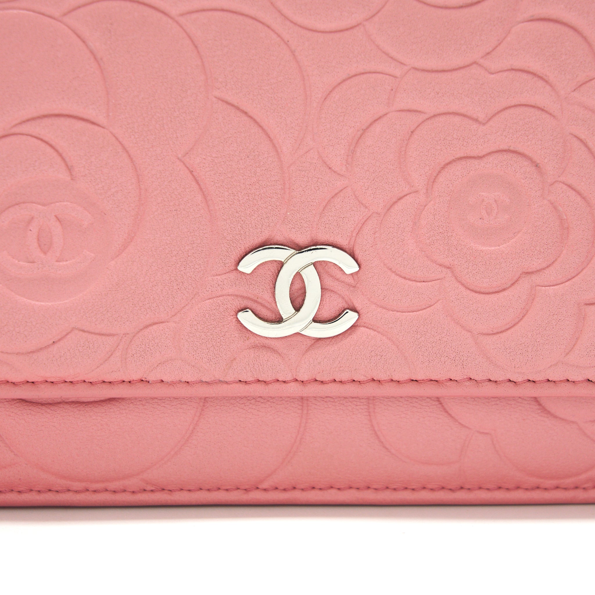 Chanel Camelia Wallet on chain Pink