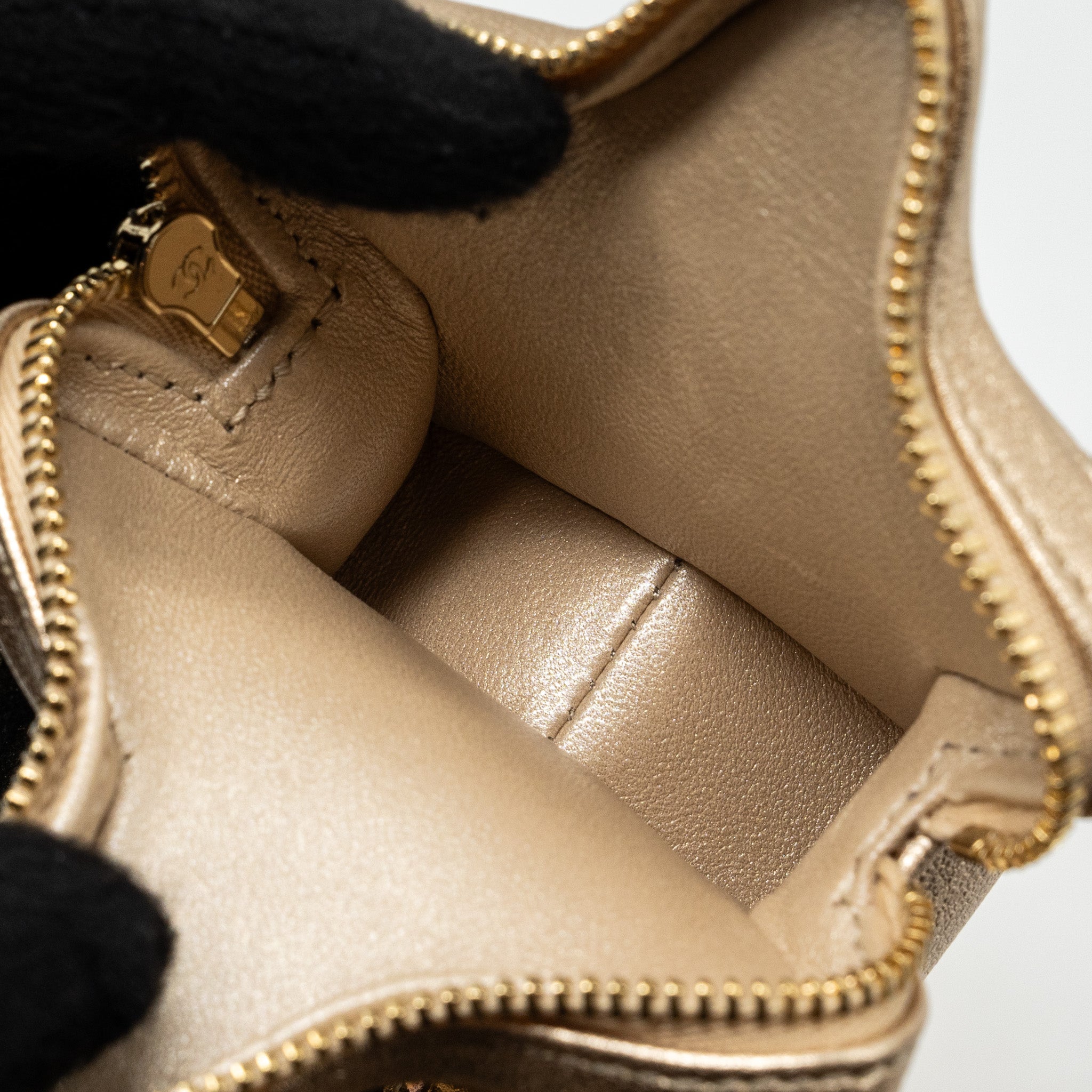 Chanel 24C backpack with star patent gold L (microchip)