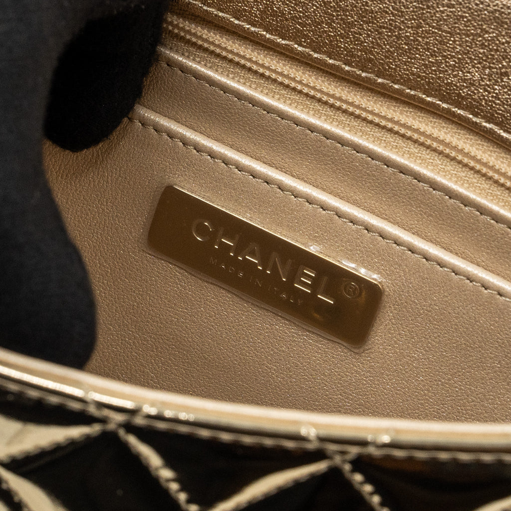 Chanel 24C backpack with star patent gold L (microchip)