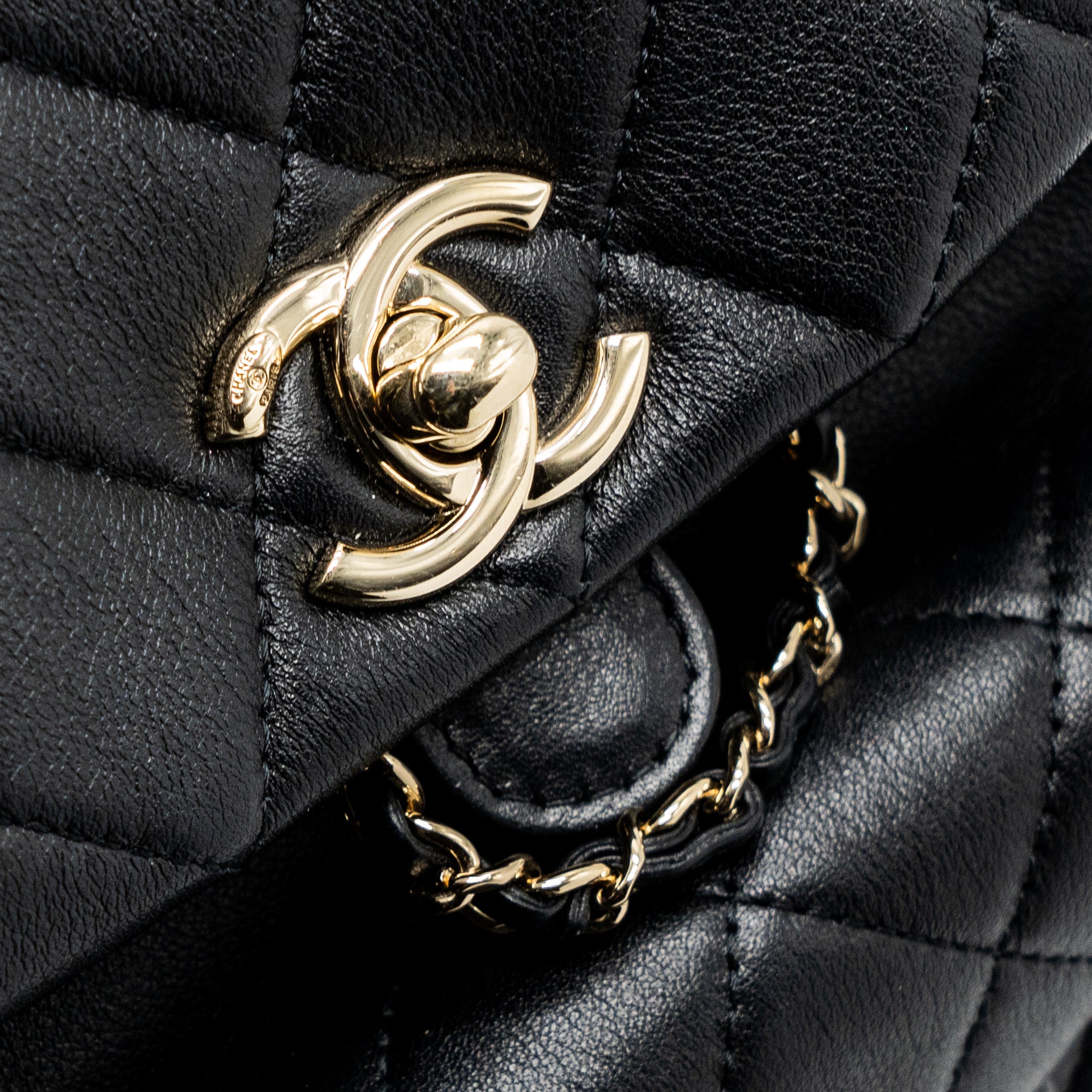 Chanel mini Duma backpack lambskin black L (microchip)