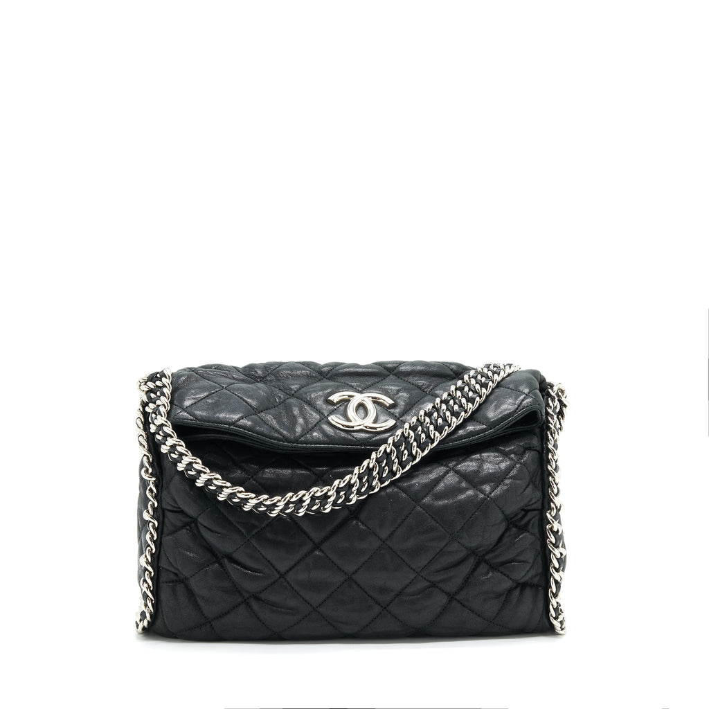 Chanel quilted leather with Chain Shoulder Bag Black