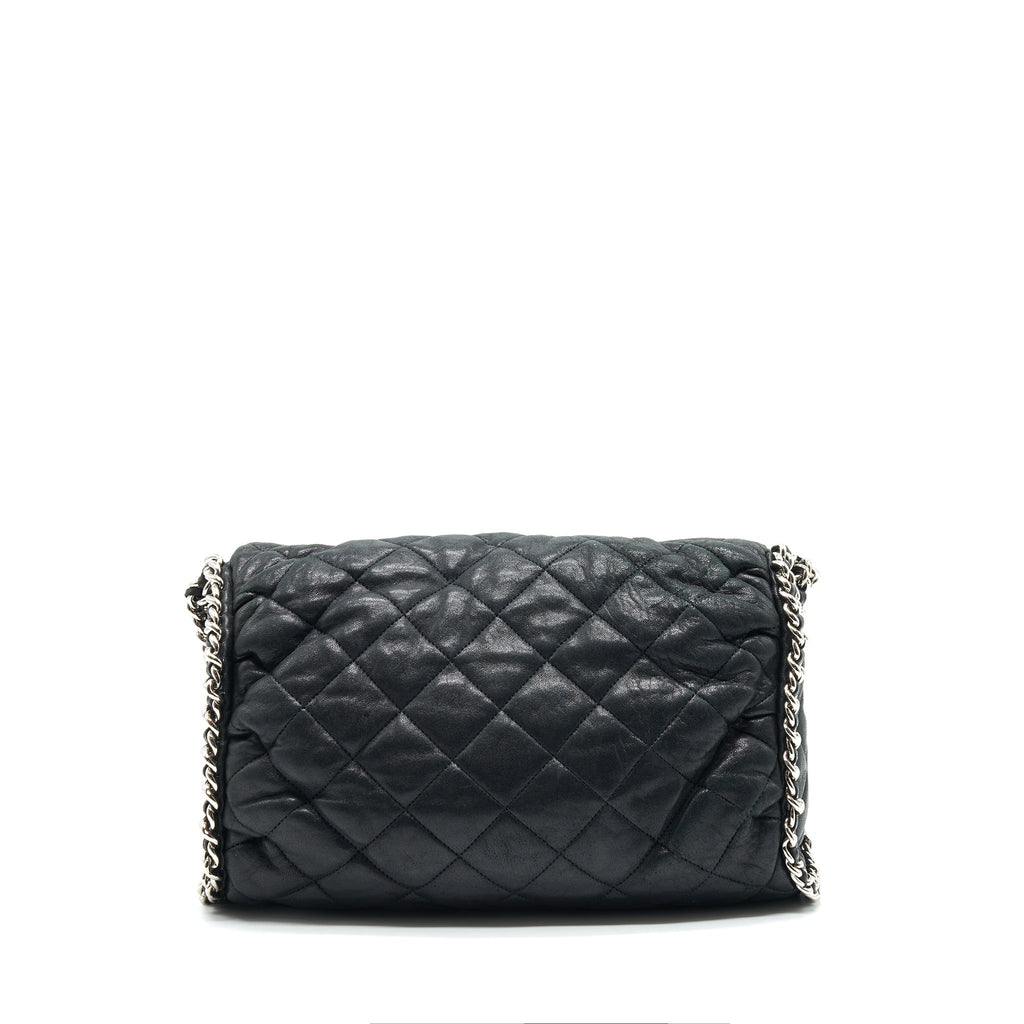 Chanel quilted leather with Chain Shoulder Bag Black