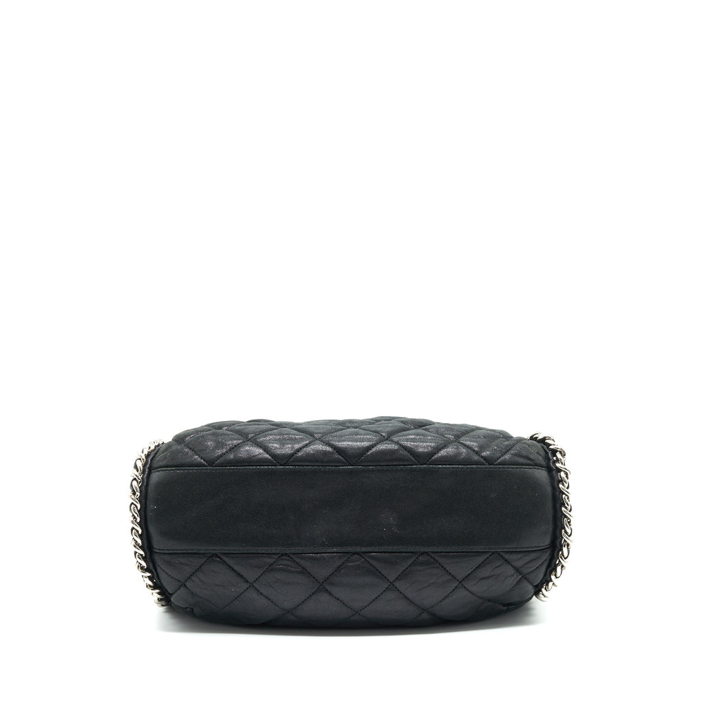 Chanel quilted leather with Chain Shoulder Bag Black