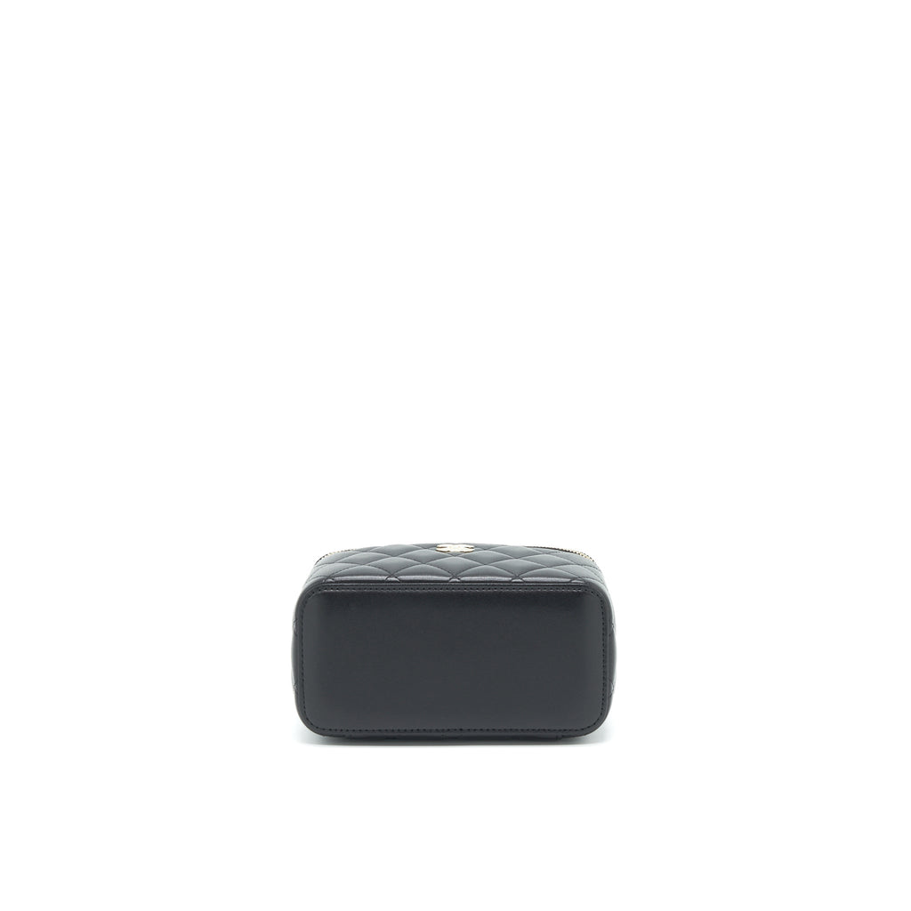 Chanel 21K top handle rectangular Vanity with chain Black L