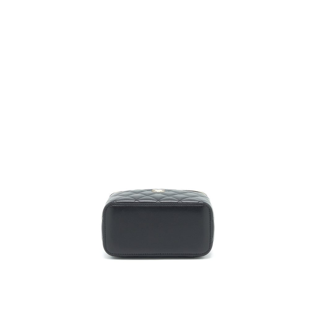 Chanel 21K Top Handle Rectangular Vanity With Chain Black L