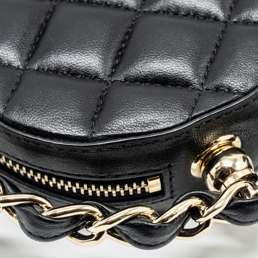 Chanel 22c Quilted Round Clutch With Chain Lambskin Black L