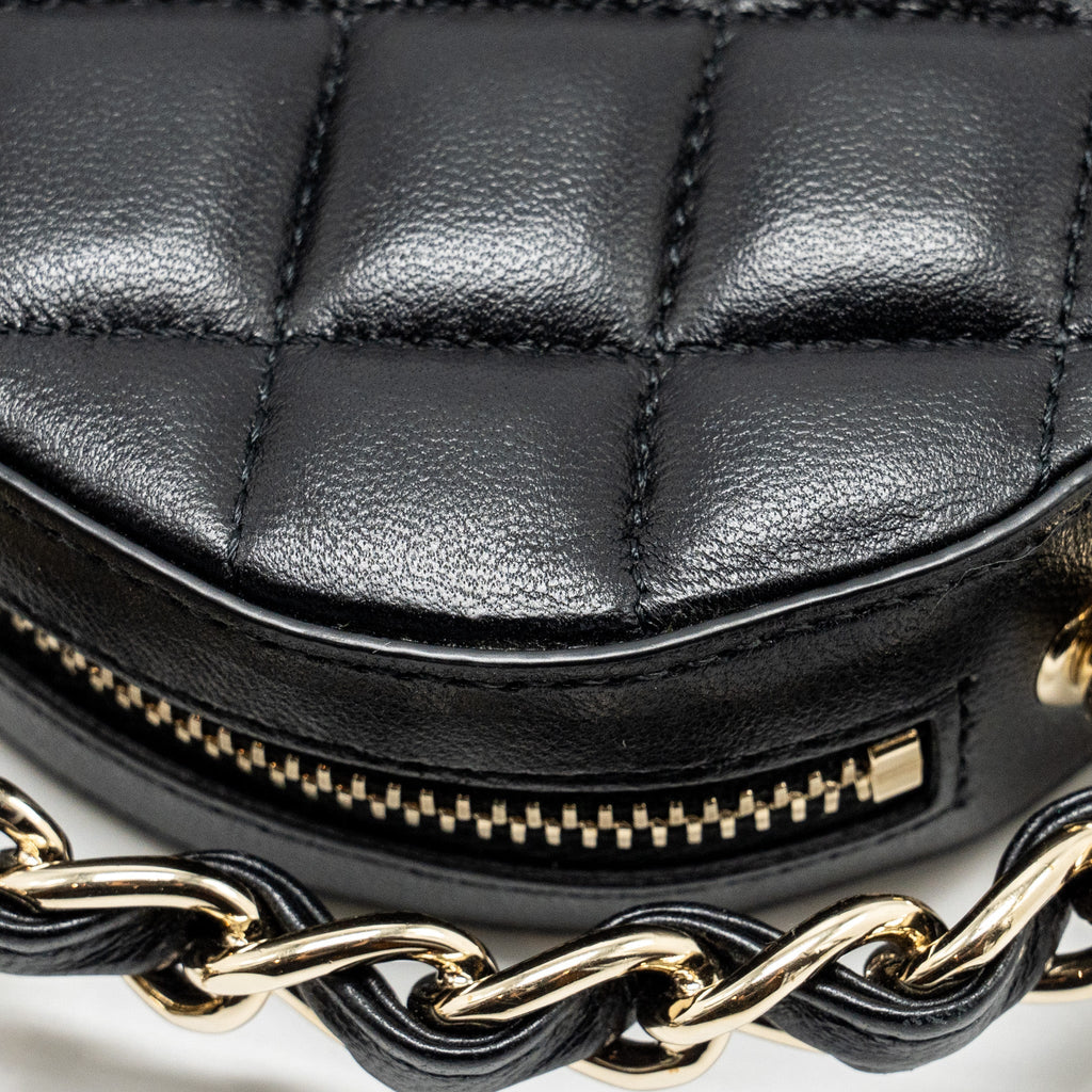 Chanel 22c Quilted Round Clutch With Chain Lambskin Black L