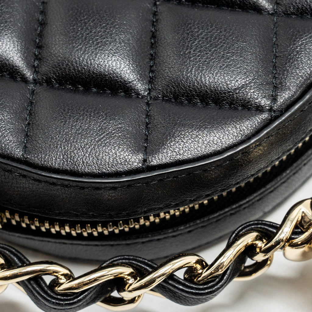 Chanel 22c Quilted Round Clutch With Chain Lambskin Black L