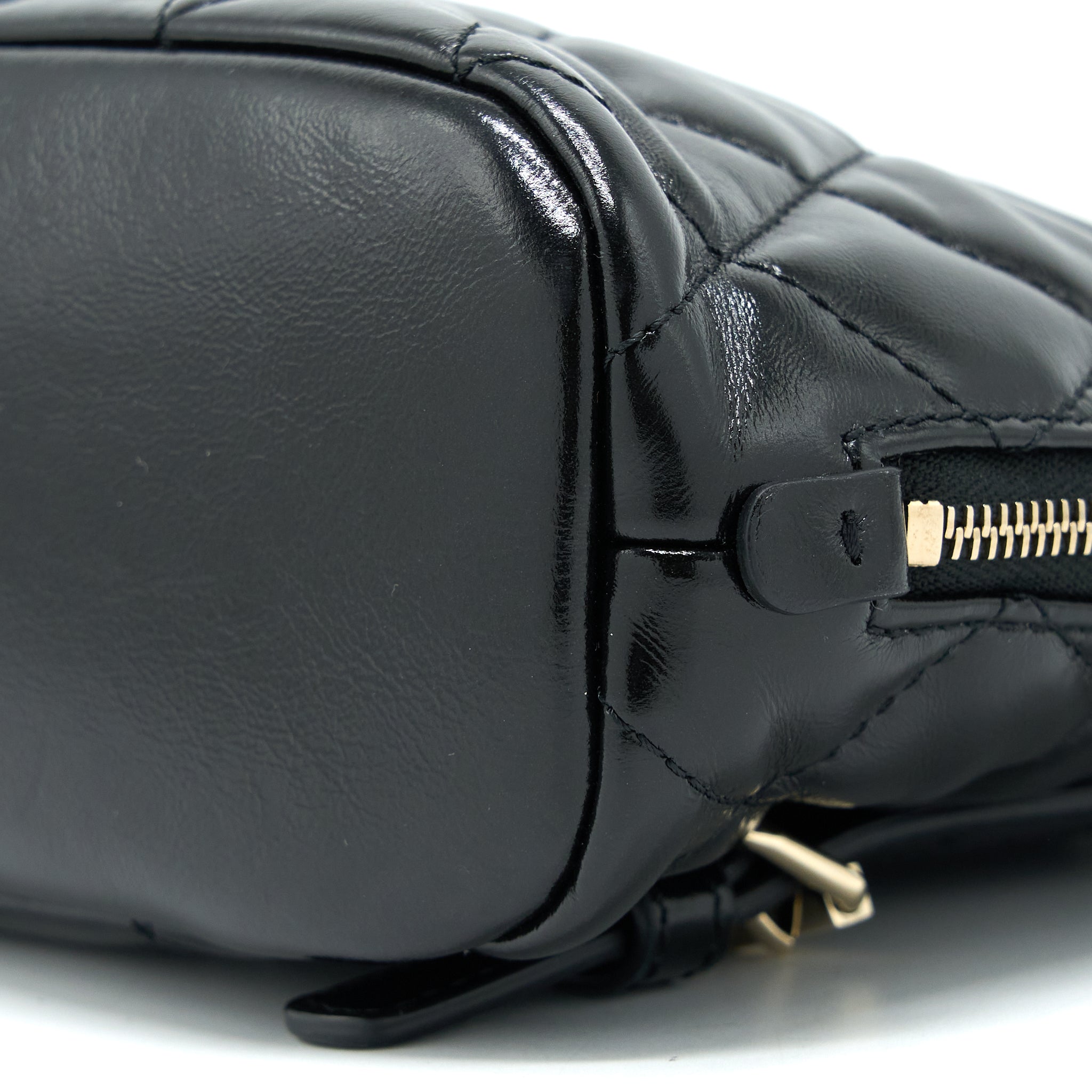 Chanel 22A Quilted Backpack Shiny Calfskin Black L (Microchip)