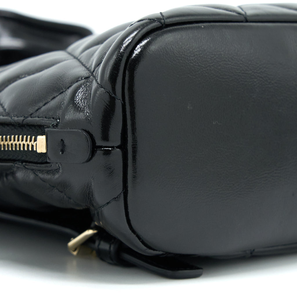 Chanel 22A Quilted Backpack Shiny Calfskin Black L (Microchip)