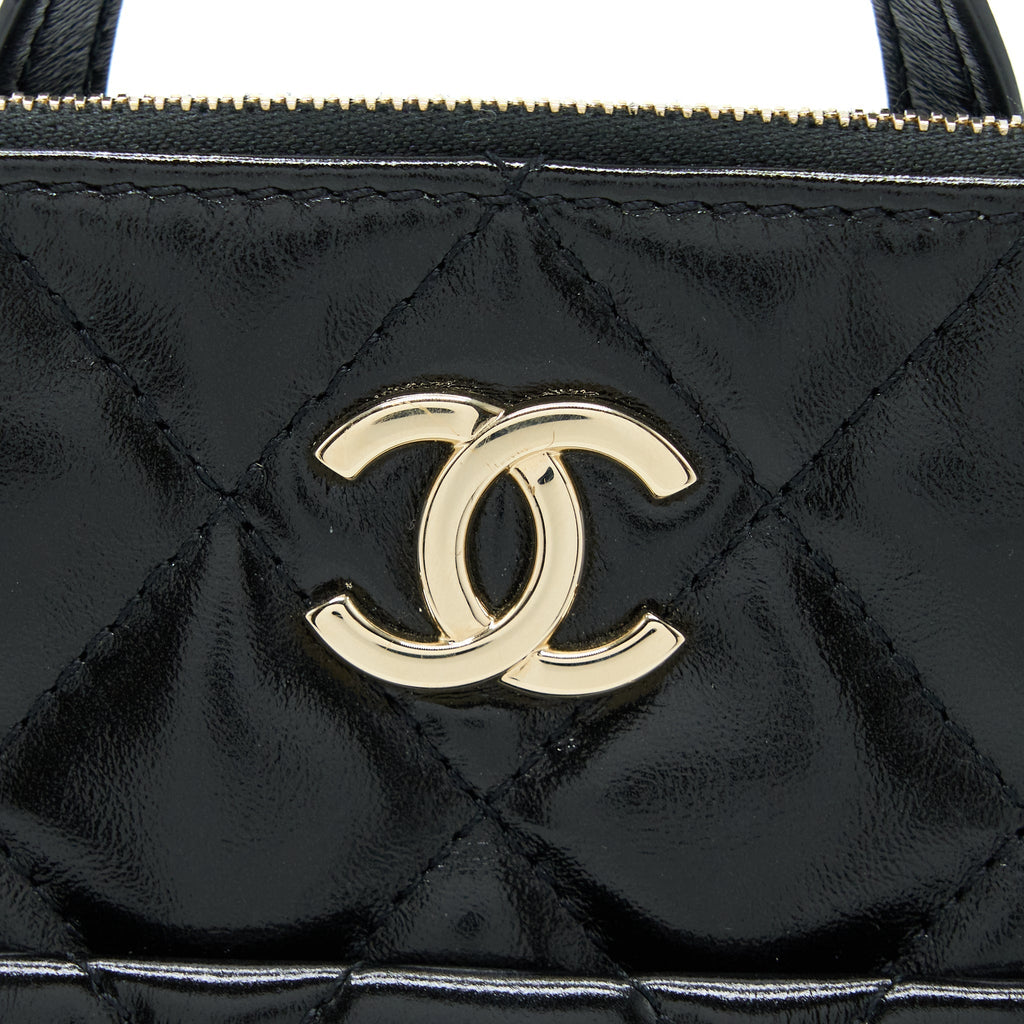 Chanel 22A Quilted Backpack Shiny Calfskin Black L (Microchip)