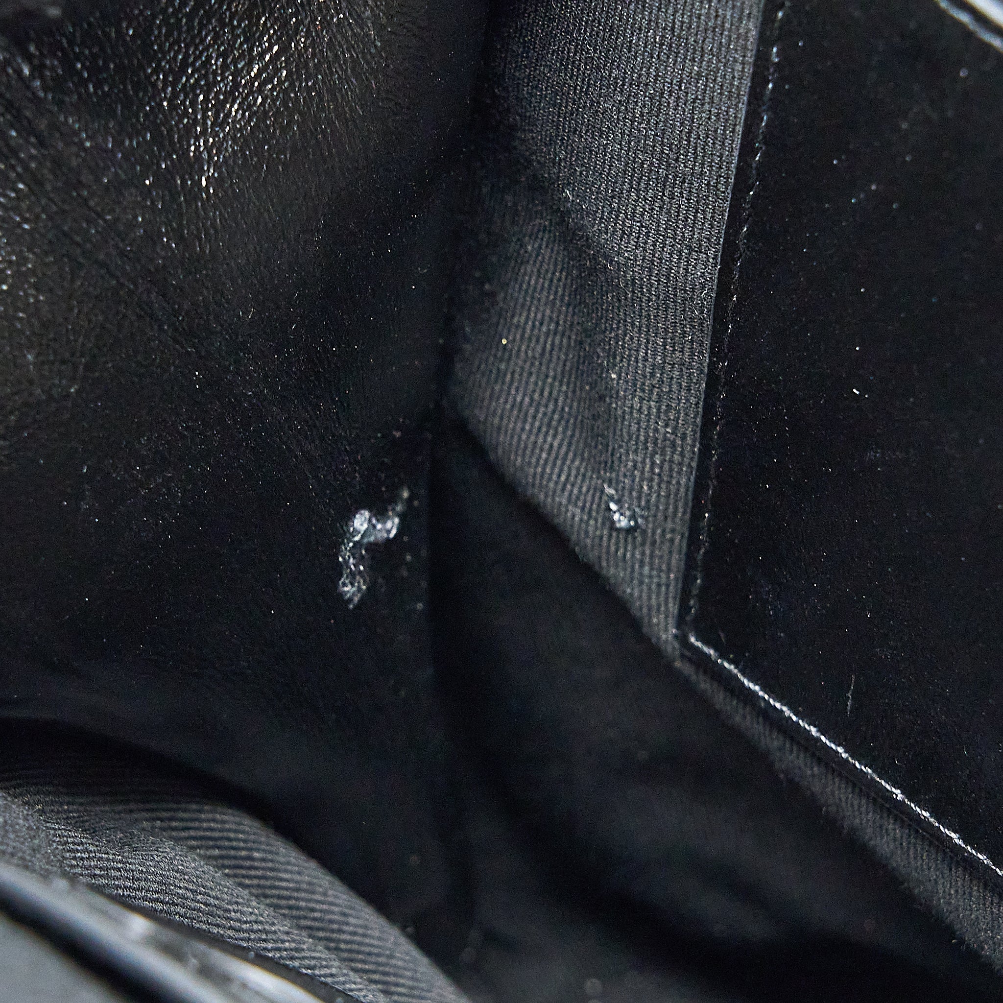 Chanel 22A Quilted Backpack Shiny Calfskin Black L (Microchip)