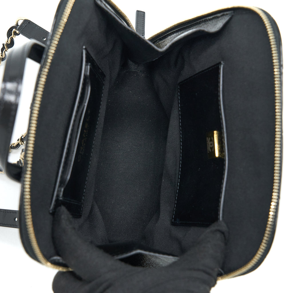 Chanel 22A Quilted Backpack Shiny Calfskin Black L (Microchip)
