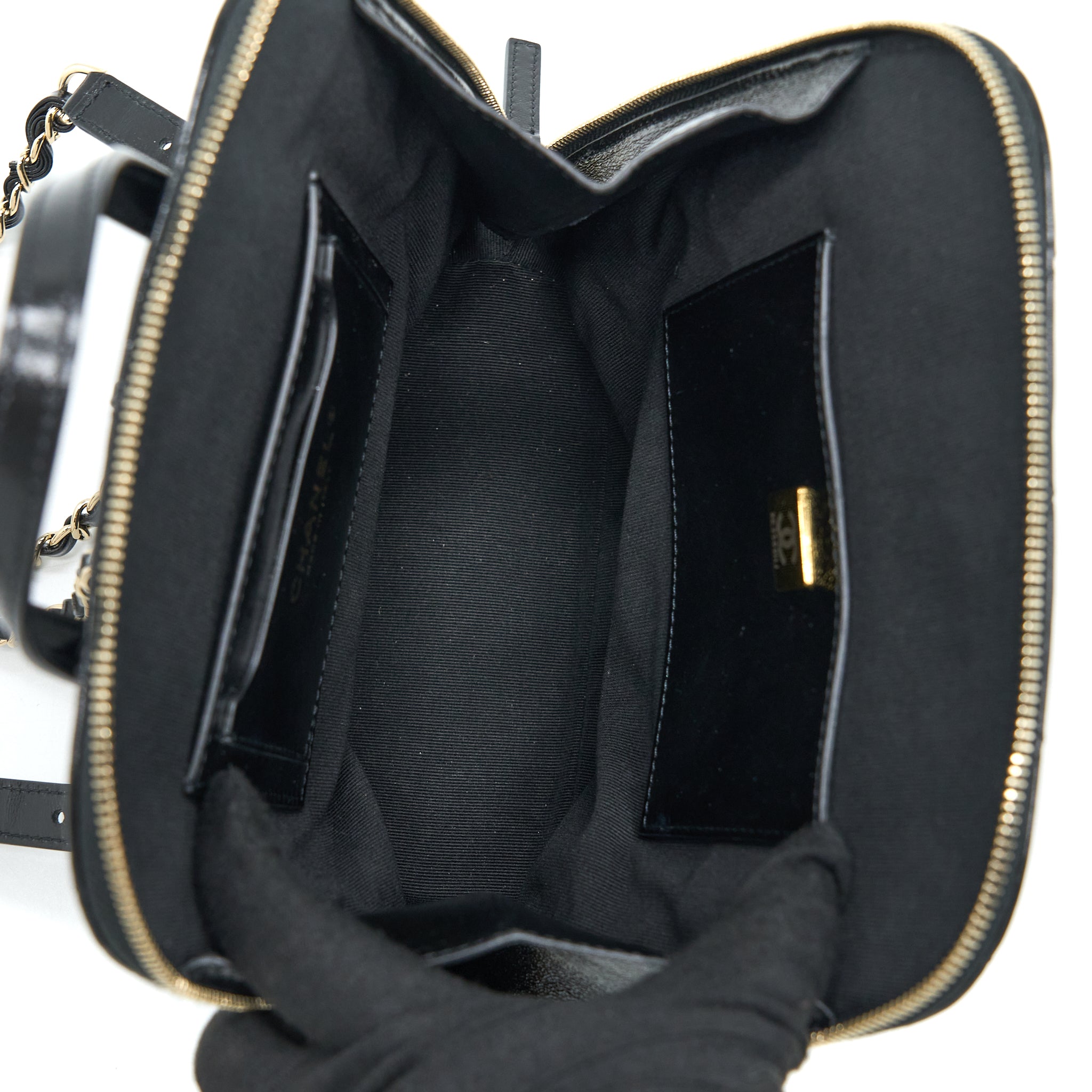 Chanel 22A Quilted Backpack Shiny Calfskin Black L (Microchip)
