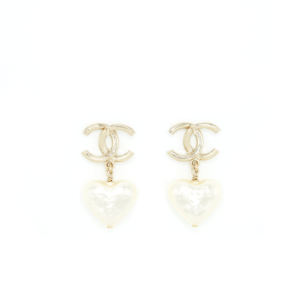 Chanel CC And Heart Earring Light Gold Tone