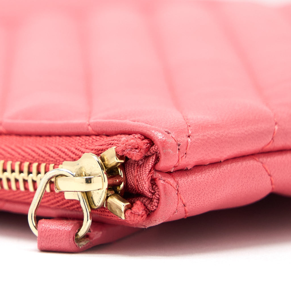 Chanel Chevron Clutch Lambskin Pink L