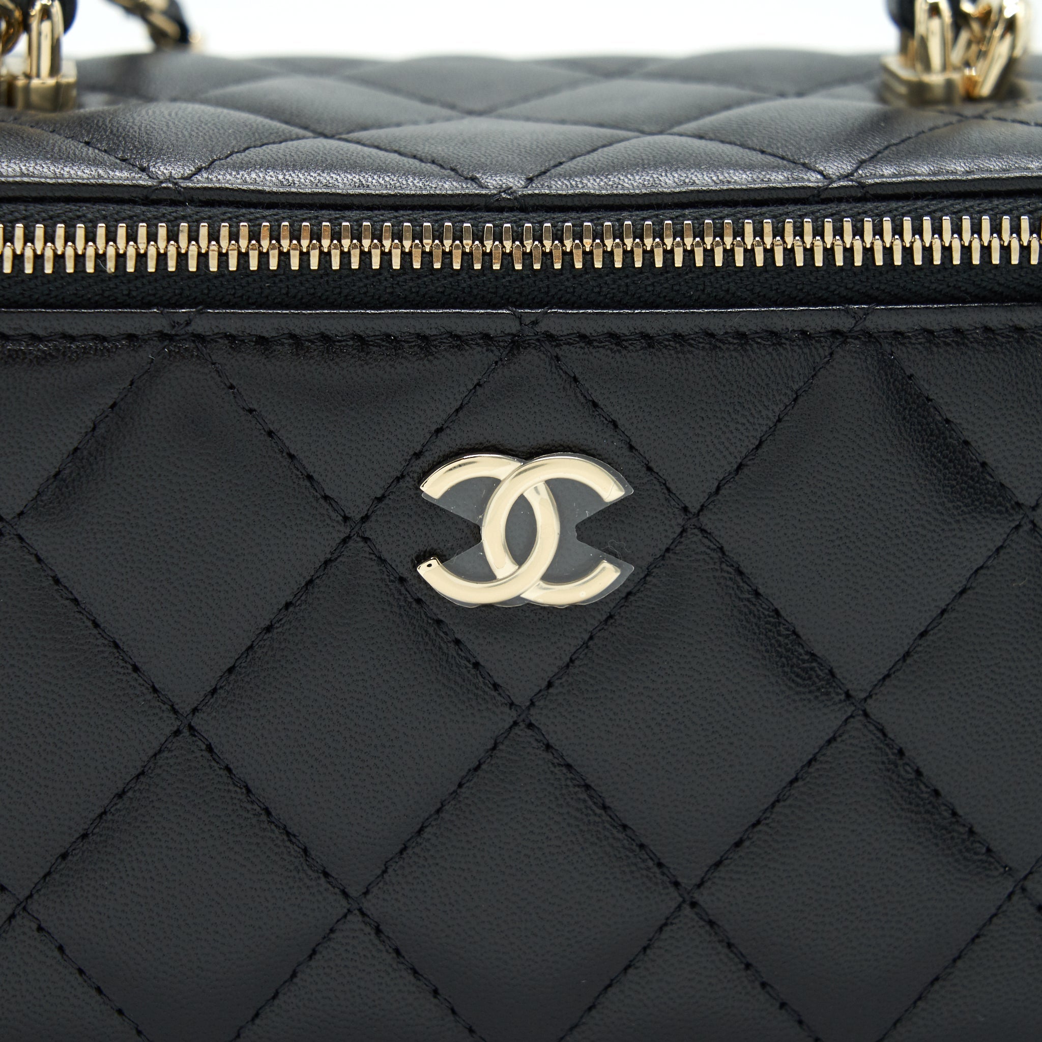 Chanel 21K top handle rectangular Vanity with chain Black L