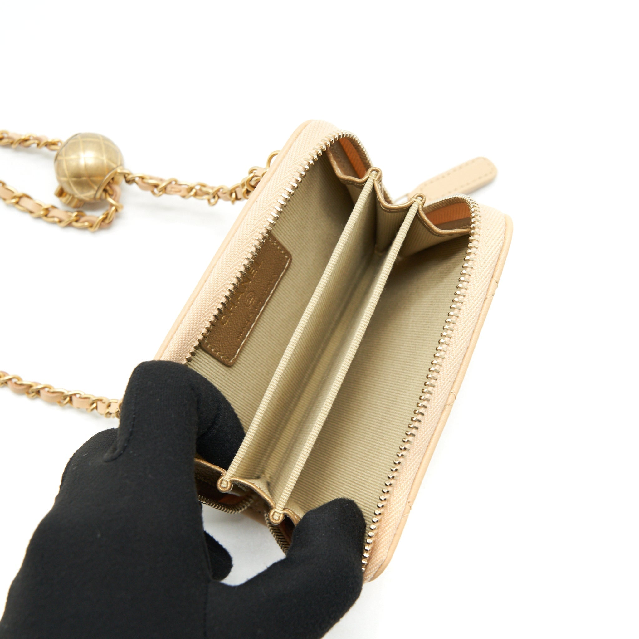 Chanel 22C Pearl Crush  Holder With Chain Beige