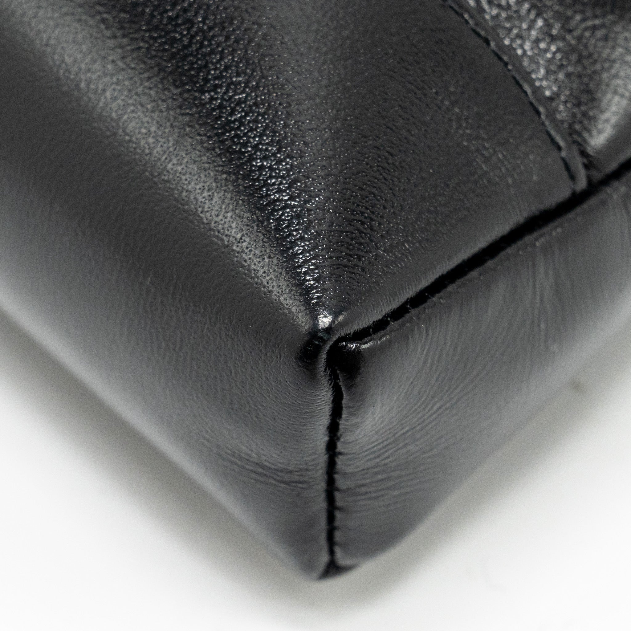 Chanel Mini 31 Clutch with Chain Shiny Lambskin Black L (Microchip)
