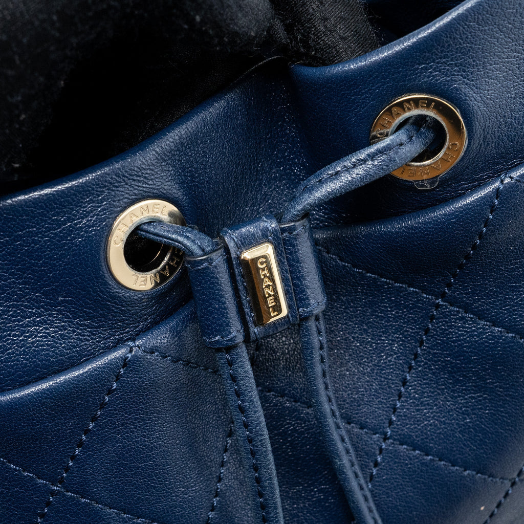 Chanel Drawstring Backpack Lambskin / Grained Calfskin Dark Blue L