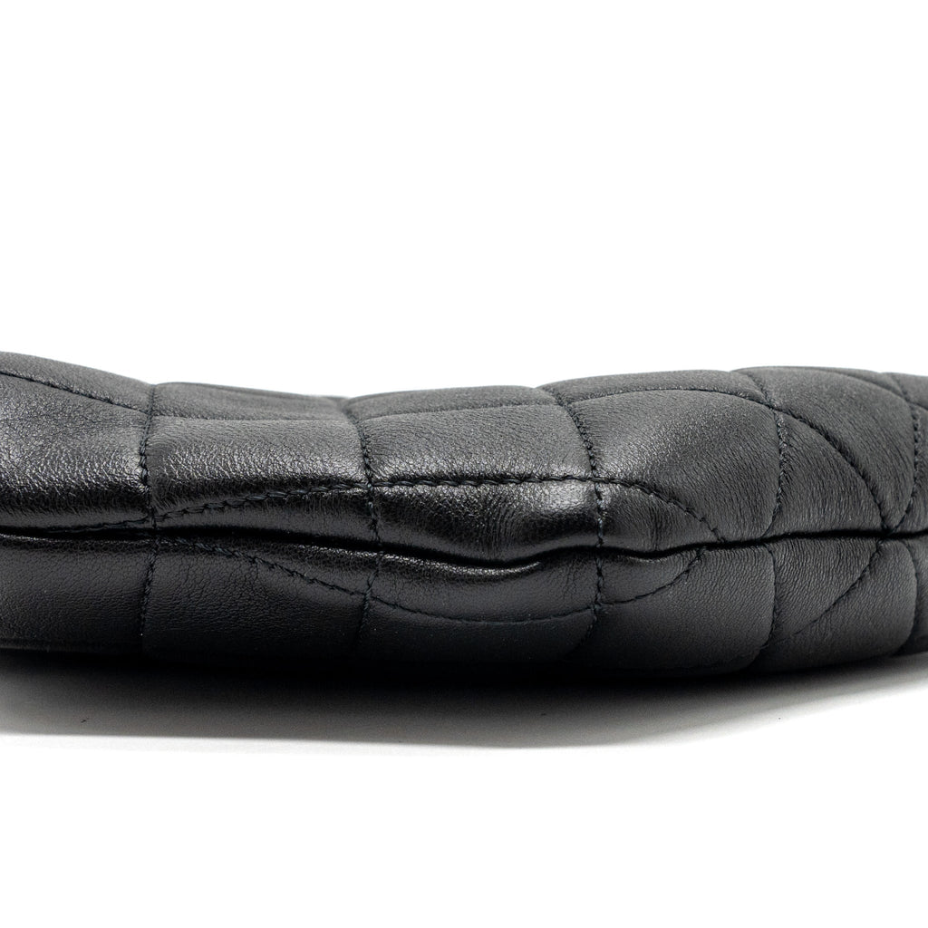 Chanel pearl round handle evening clutch lambskin black  (microchip)