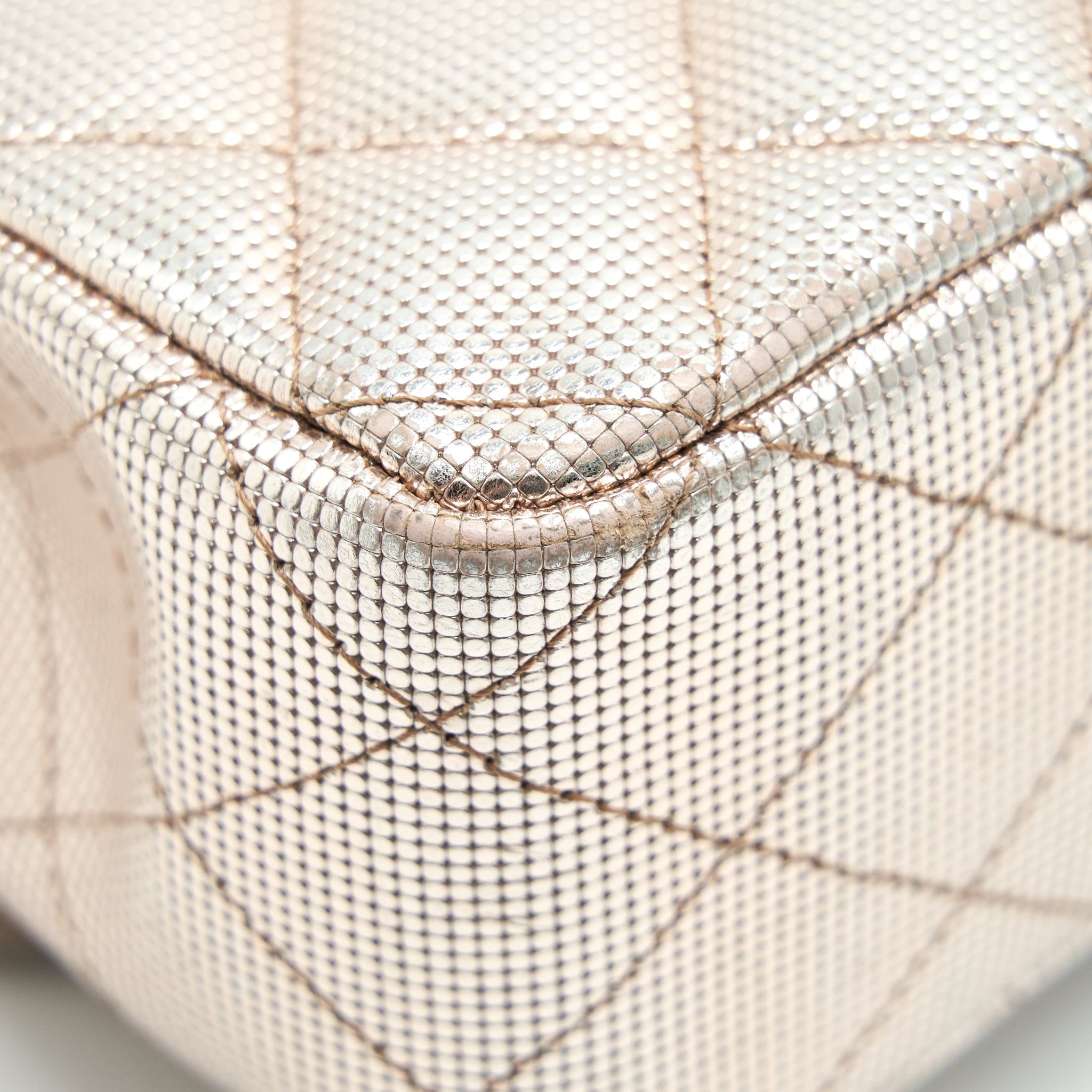 CHANEL SEASONAL MEDIUM FLAP BAG IN CHAMPAGNE PINK