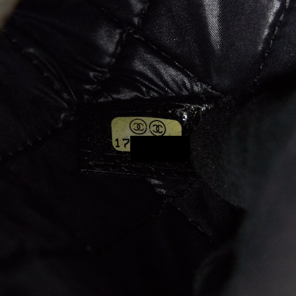 Chanel Caviar Pouch Black