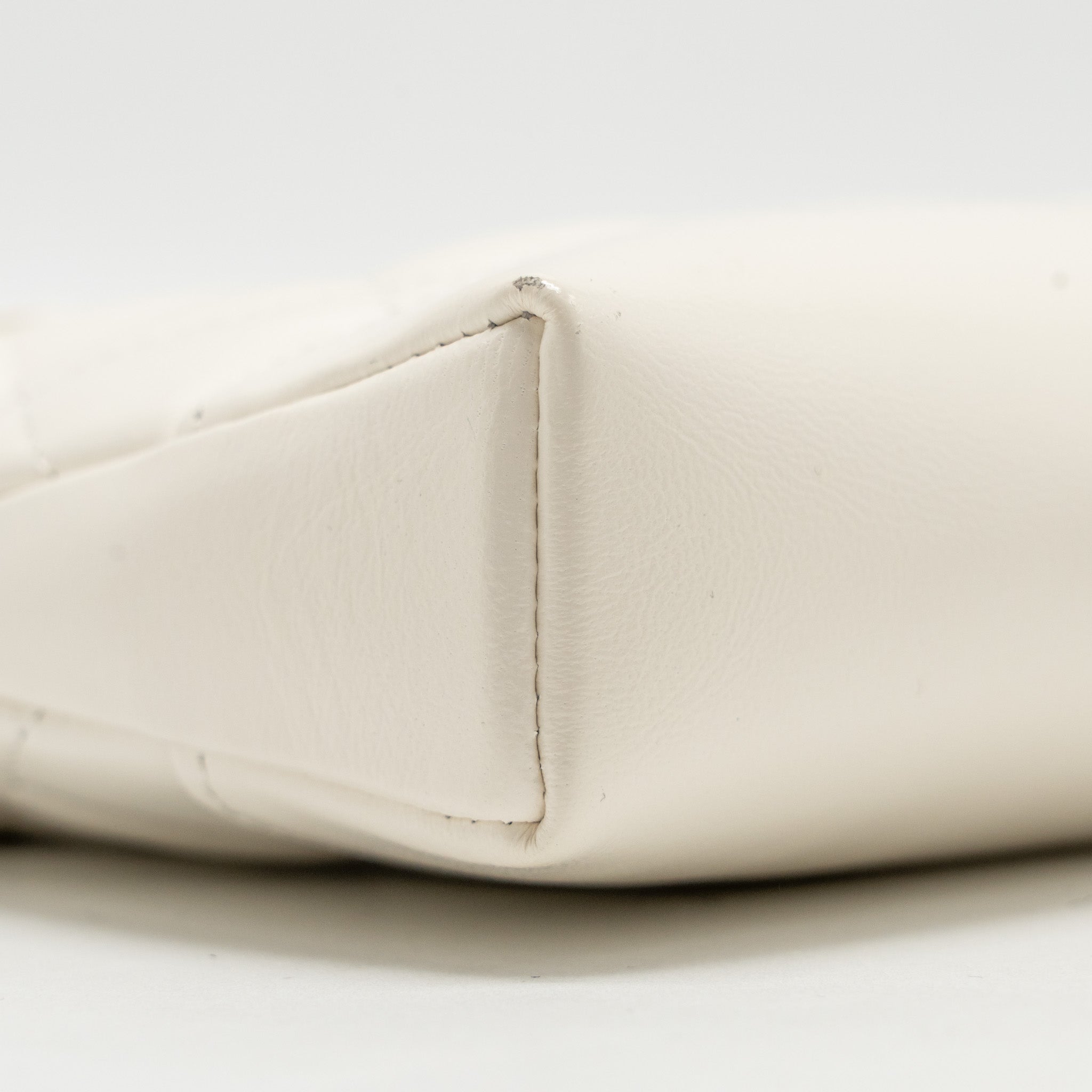 Chanel Mini 31 Clutch With Chain Shiny Lambskin White L (microchip)